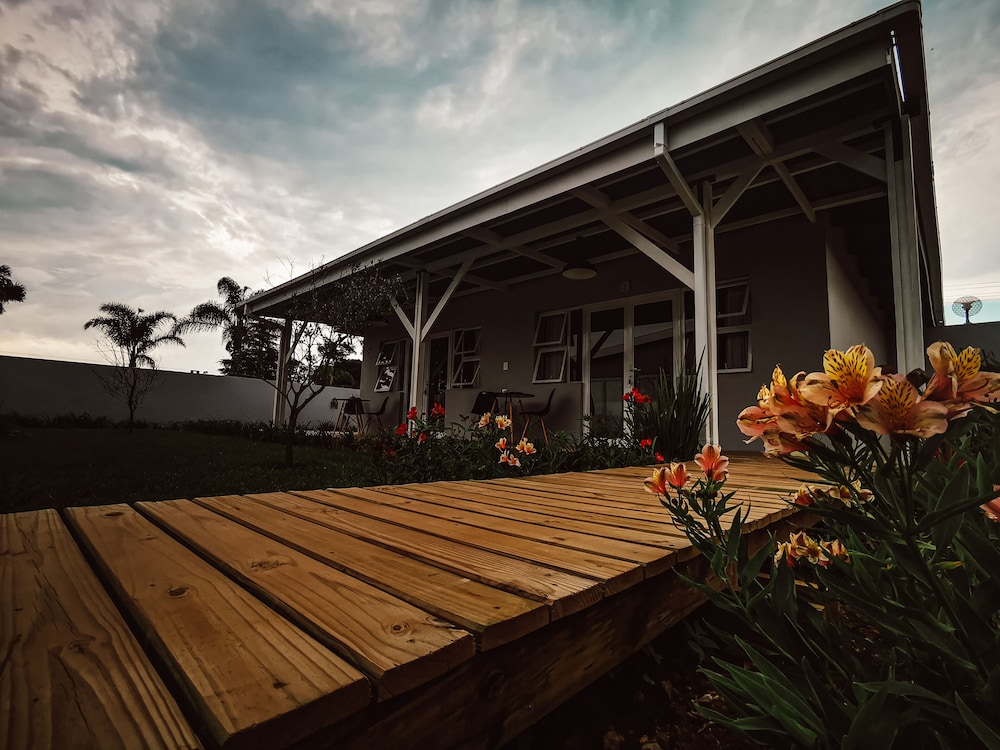 Mosswood Bed & Breakfast 37/40