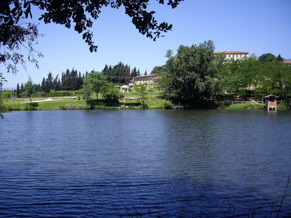 Relais Del Lago 55/61
