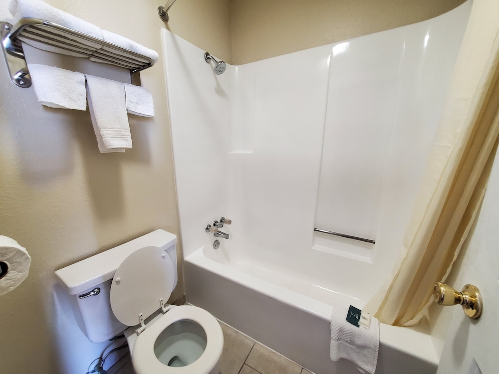 Relax Inn Henryetta 6/28