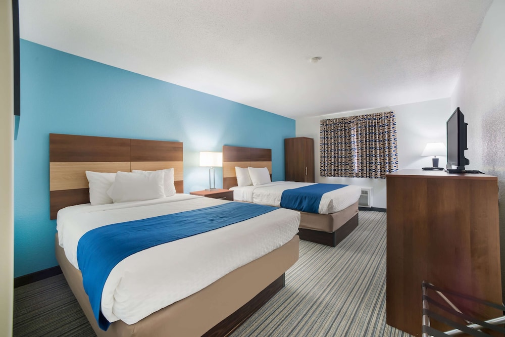 Ramada by Wyndham Effingham 14/41