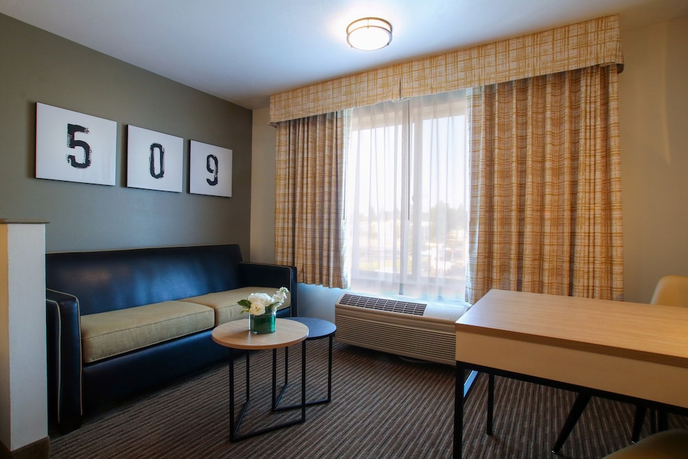 Oxford Suites Spokane Valley 33/64