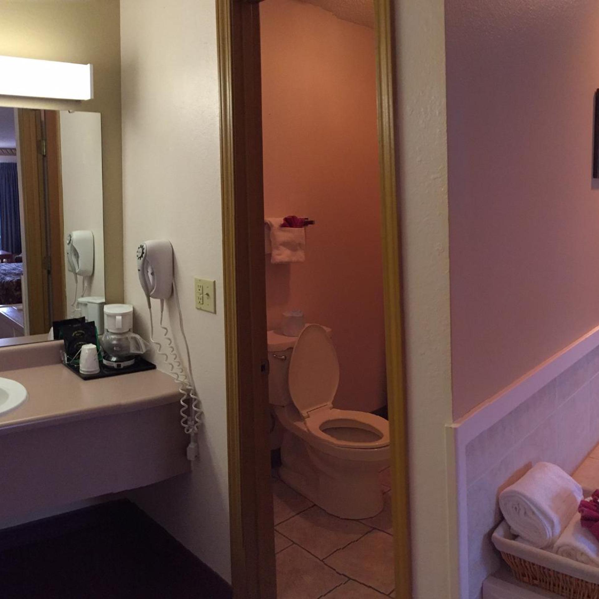 Twelve Oaks Inn 28/30