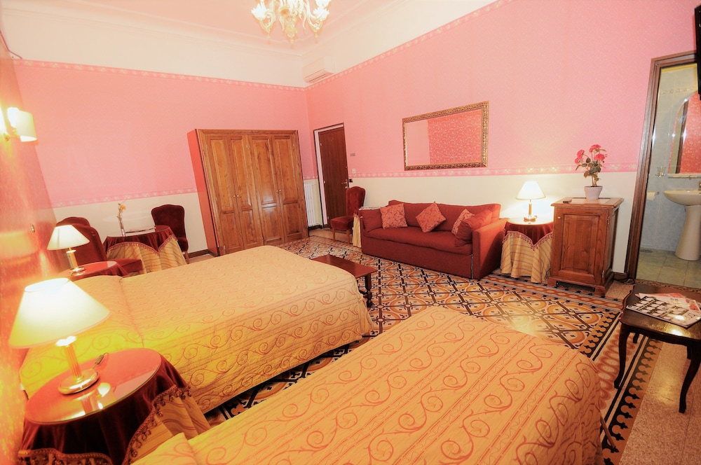 Hotel Sweet Home 38/49