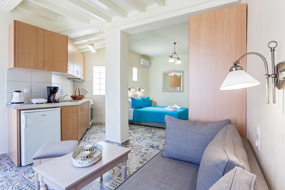 Stafylos Suites Boutique Hotel 27/50