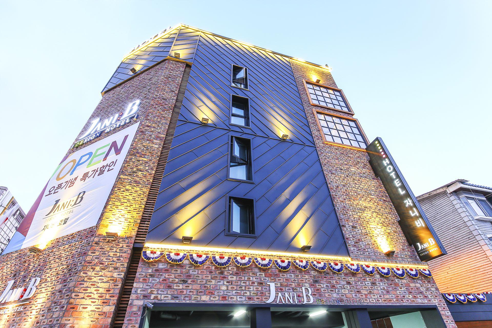 Jani B Hotel 5/56