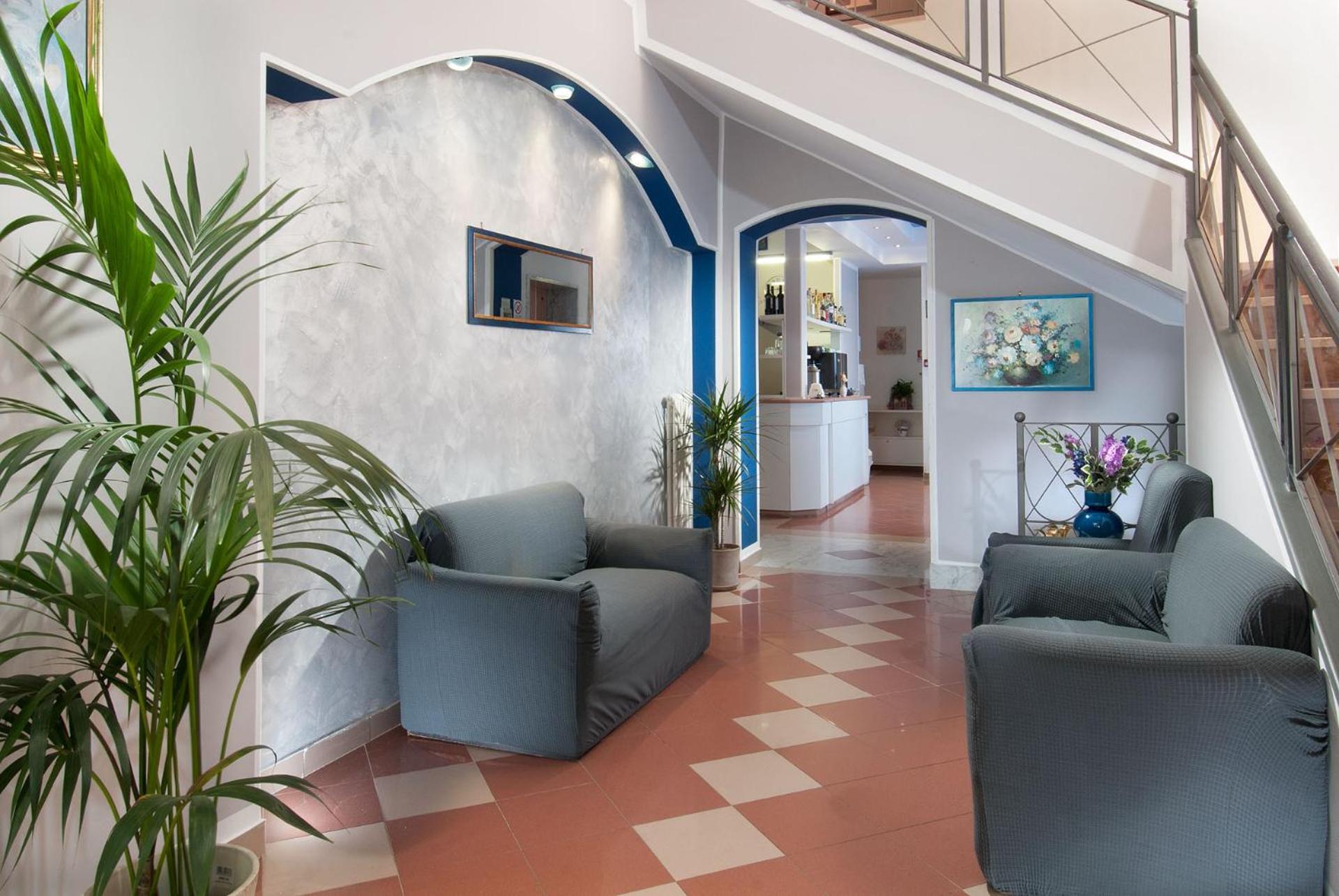 Hotel Cheri 32/48