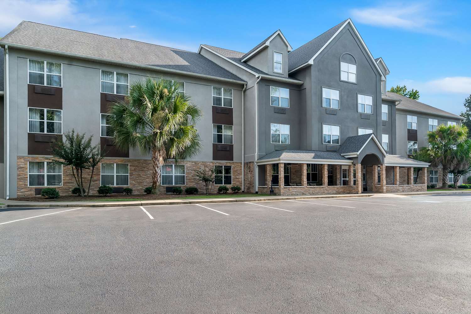 Country Inn & Suites by Radisson, Columbia Airport, SC 16/18