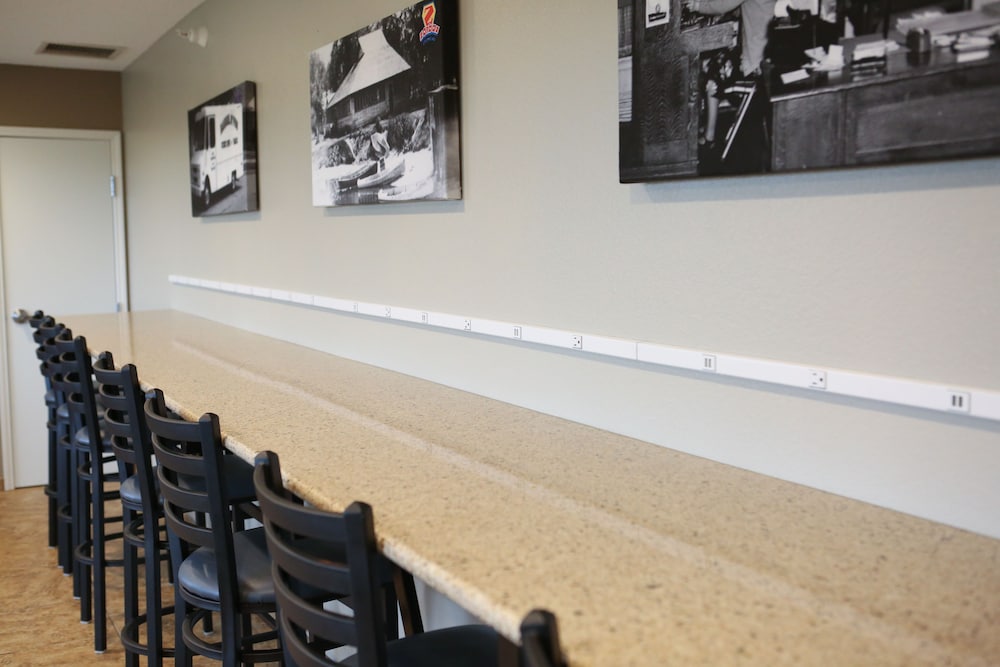Grandstay Hotel And Suites Perham 53/54