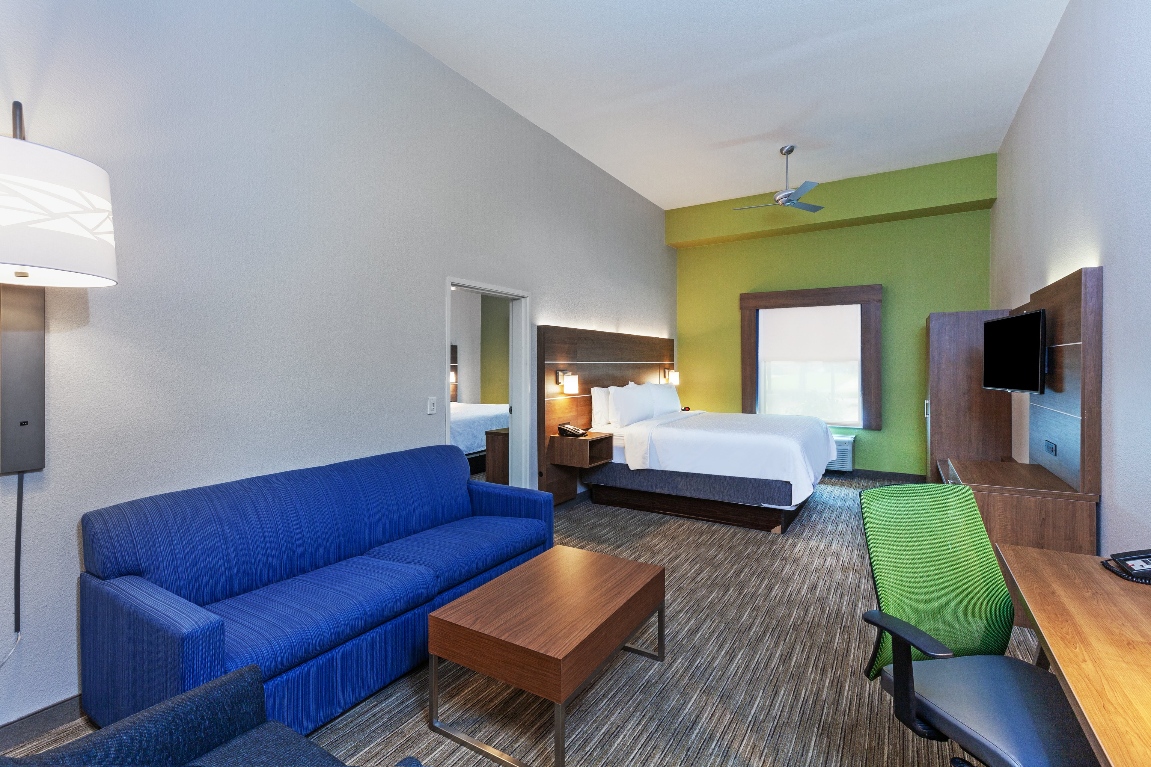 Holiday Inn Express & Suites Port Arthur Central-Mall Area 29/52