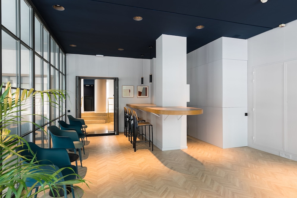 Feelathome Waldorf Suites Apartments 25/40