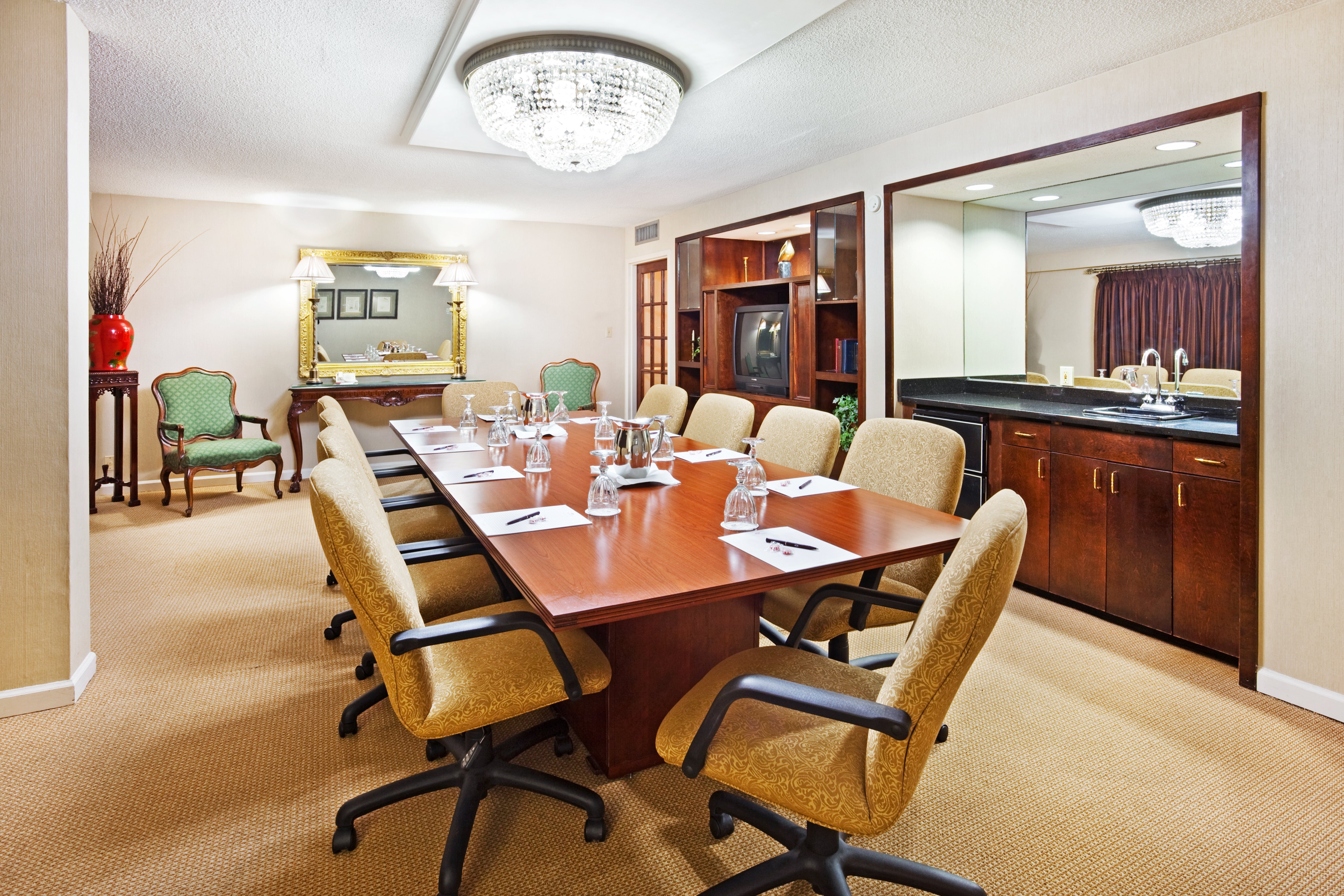 Crowne Plaza Hickory 33/61