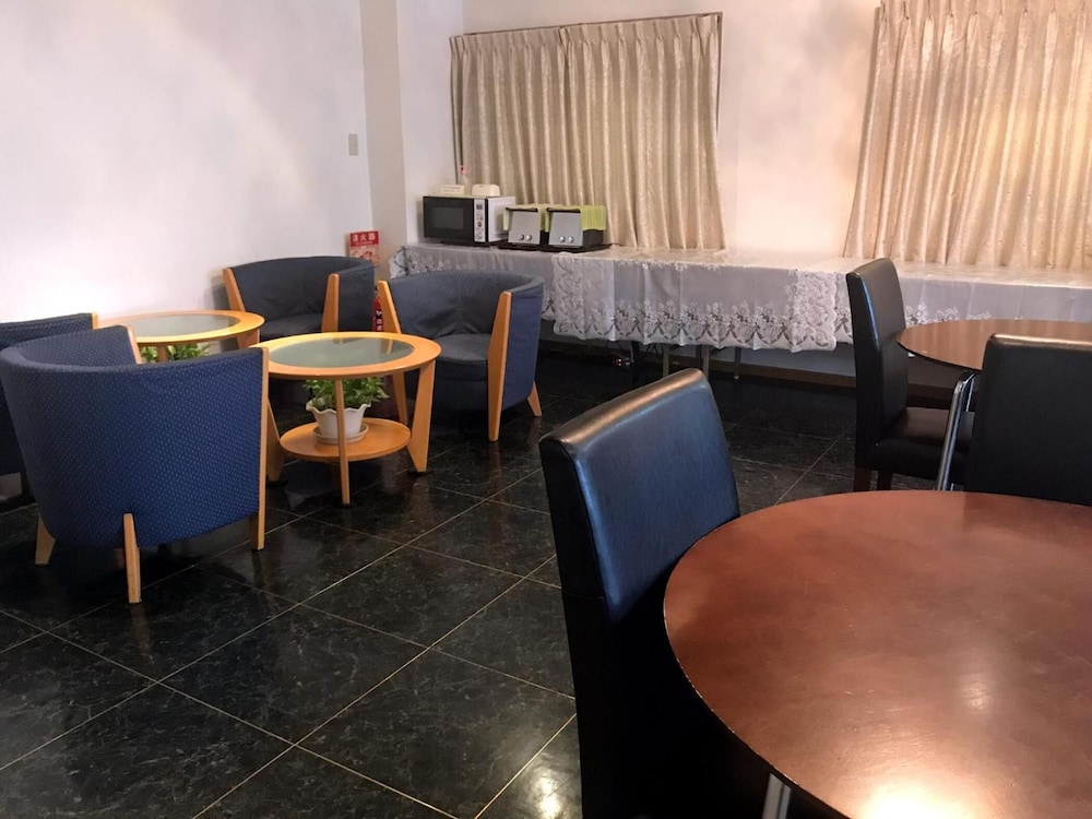 E Hotel Warabi 33/39