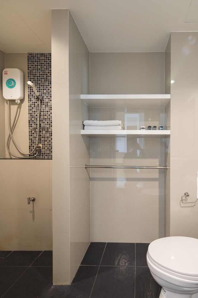 JK Living Hotel and Service Apartment 59/67