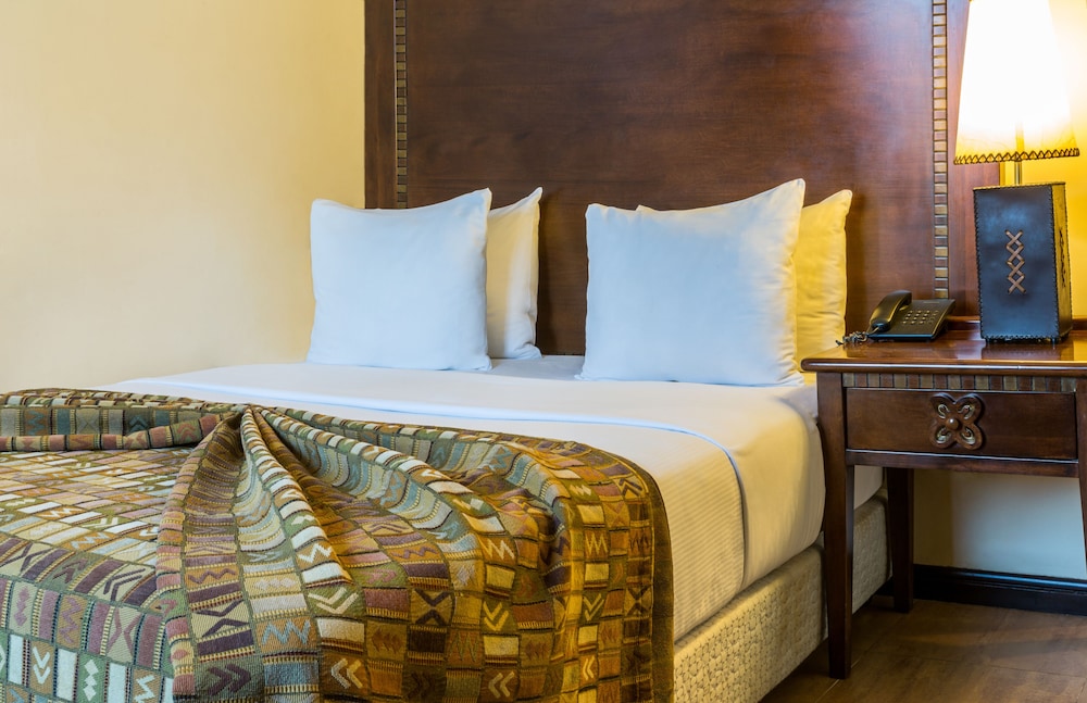 The African Regent Hotel 24/71
