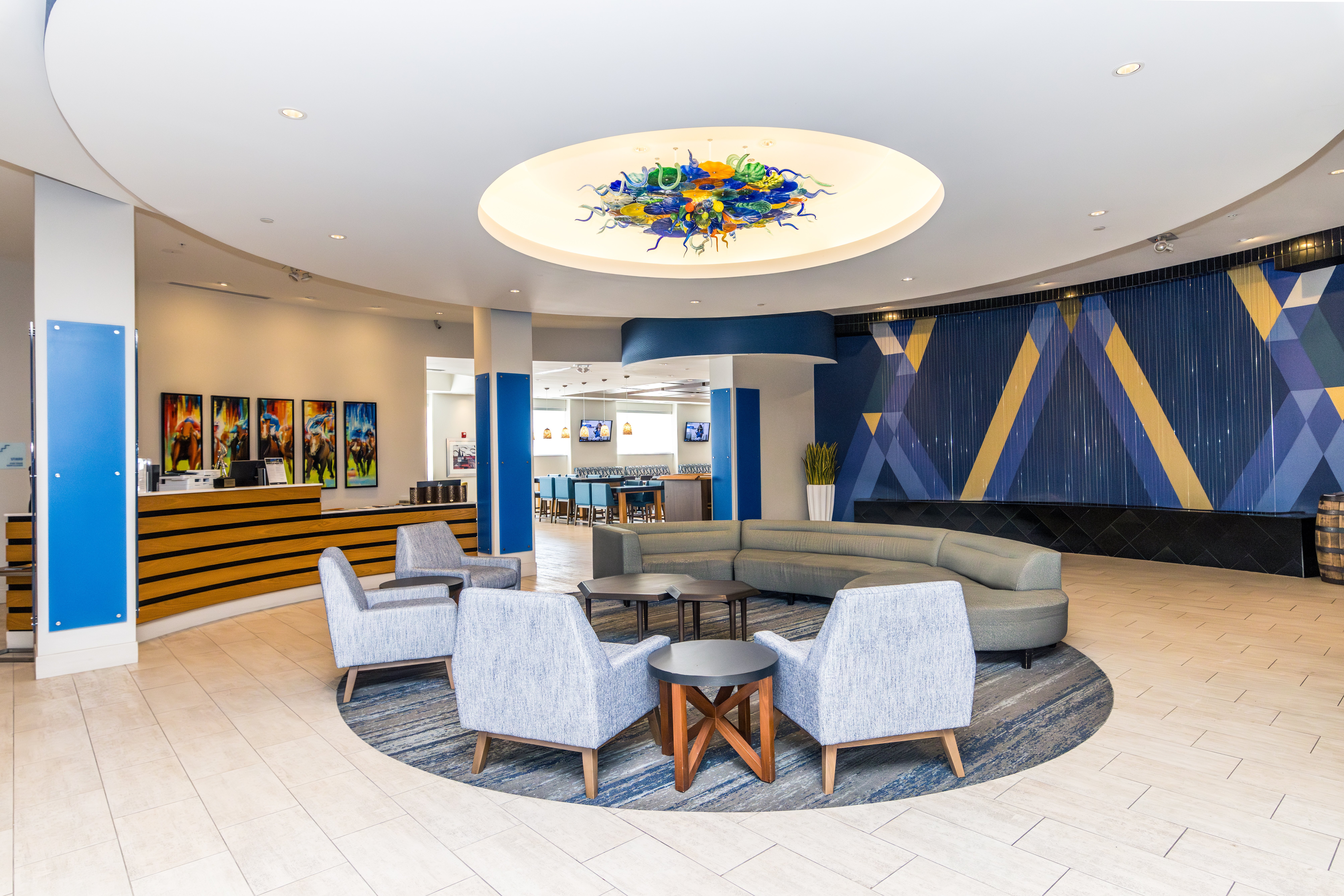 Holiday Inn Express And Suites Louisville Downtown 53/71