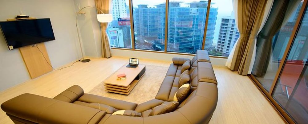 Marianne Hotel 30/40