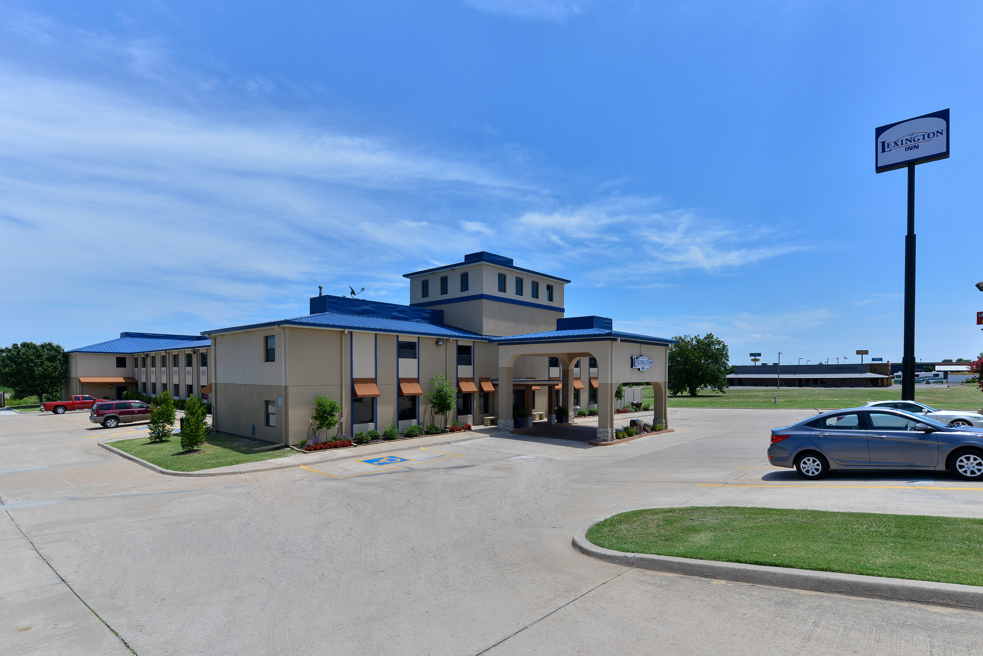 Baymont by Wyndham Ardmore I-35 42/46
