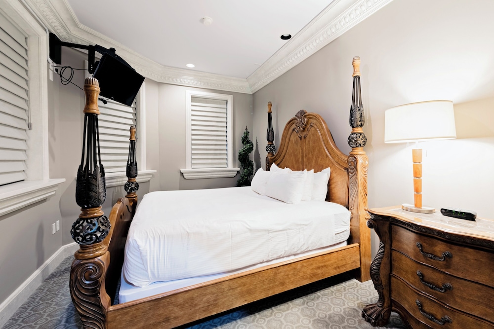 Dynasty, King Bed