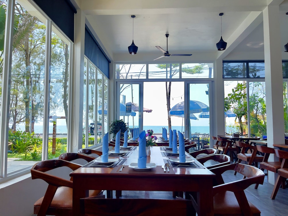 Sea Breeze Resort 23/50