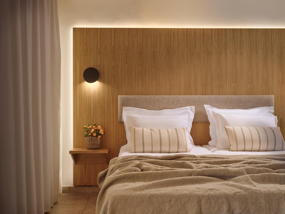 بنغل بسريرين منفصلين بإطلالة على الحديقة مع أريكة، Civitel Creta Beach 6/8