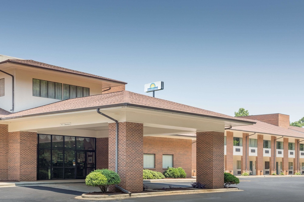 Days Inn by Wyndham Lexington 1/26
