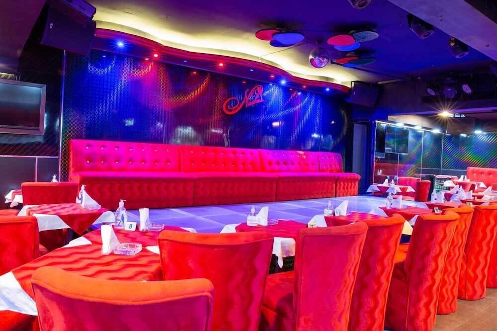 restaurant cafeteria