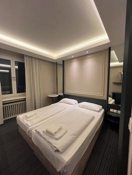 Basic, Double Bed