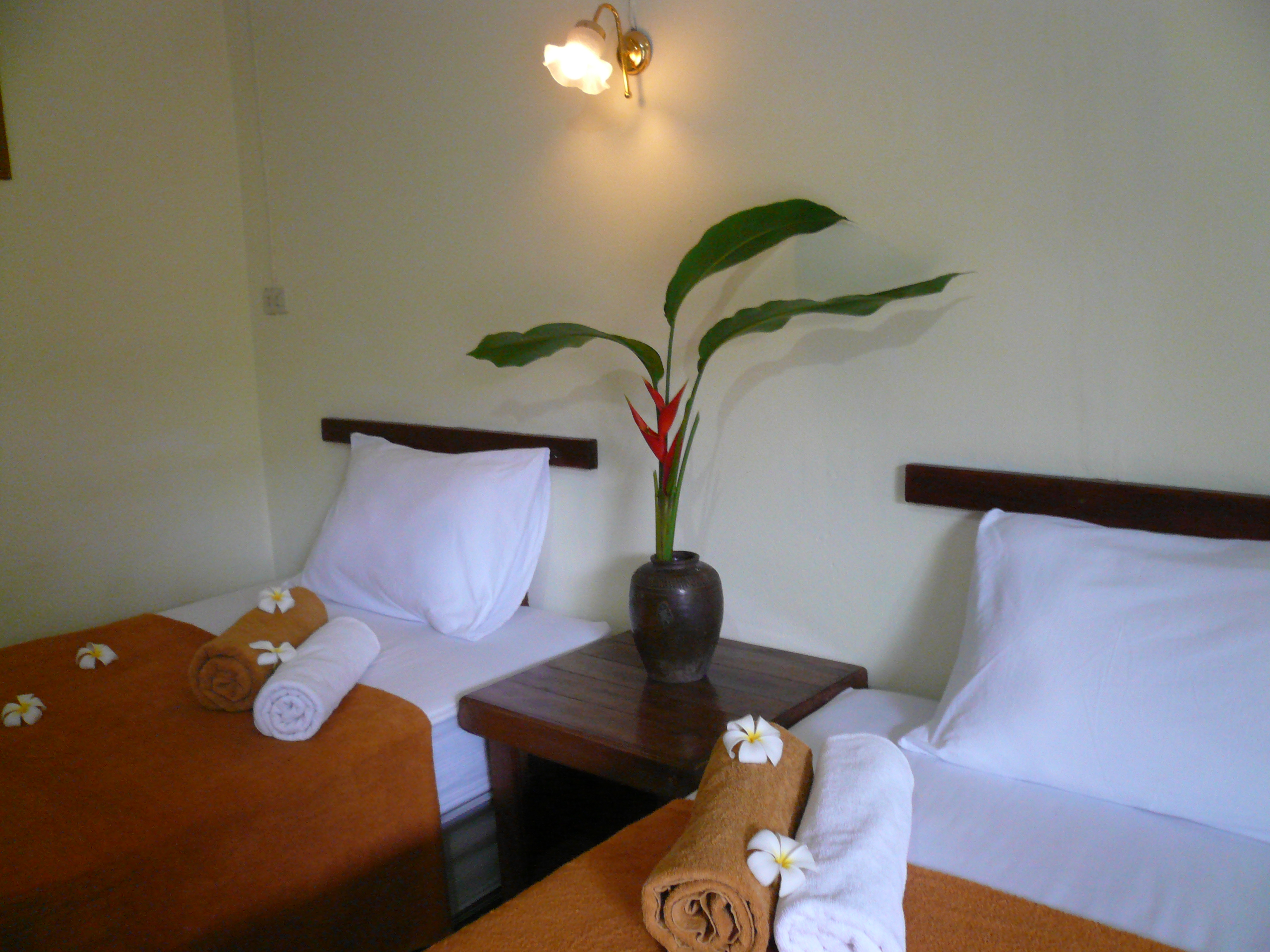 STANDARD, TWIN BEDS