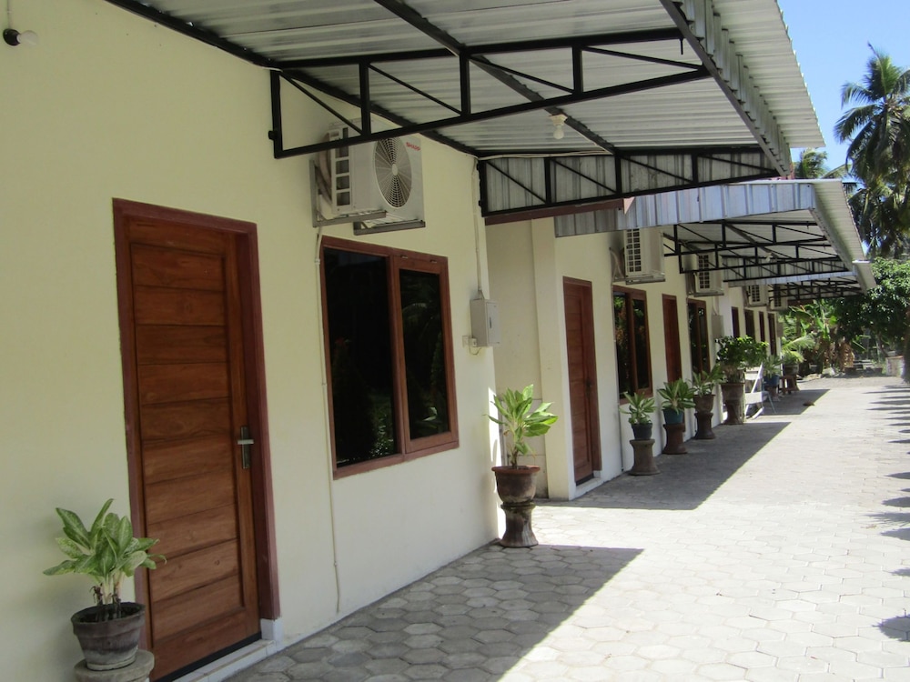 Hotel Family Syariah 1 by ZUZU 4/26