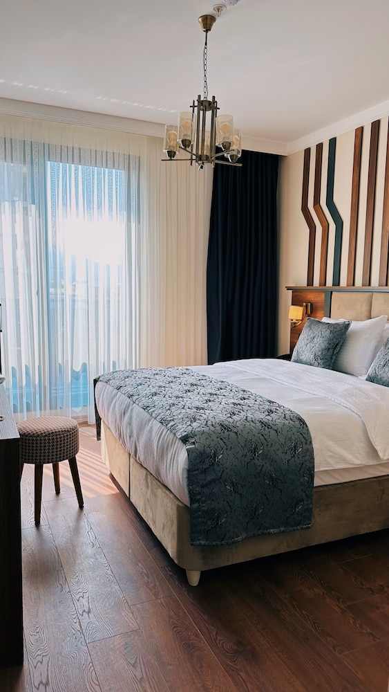 Biliris hotel 12/31