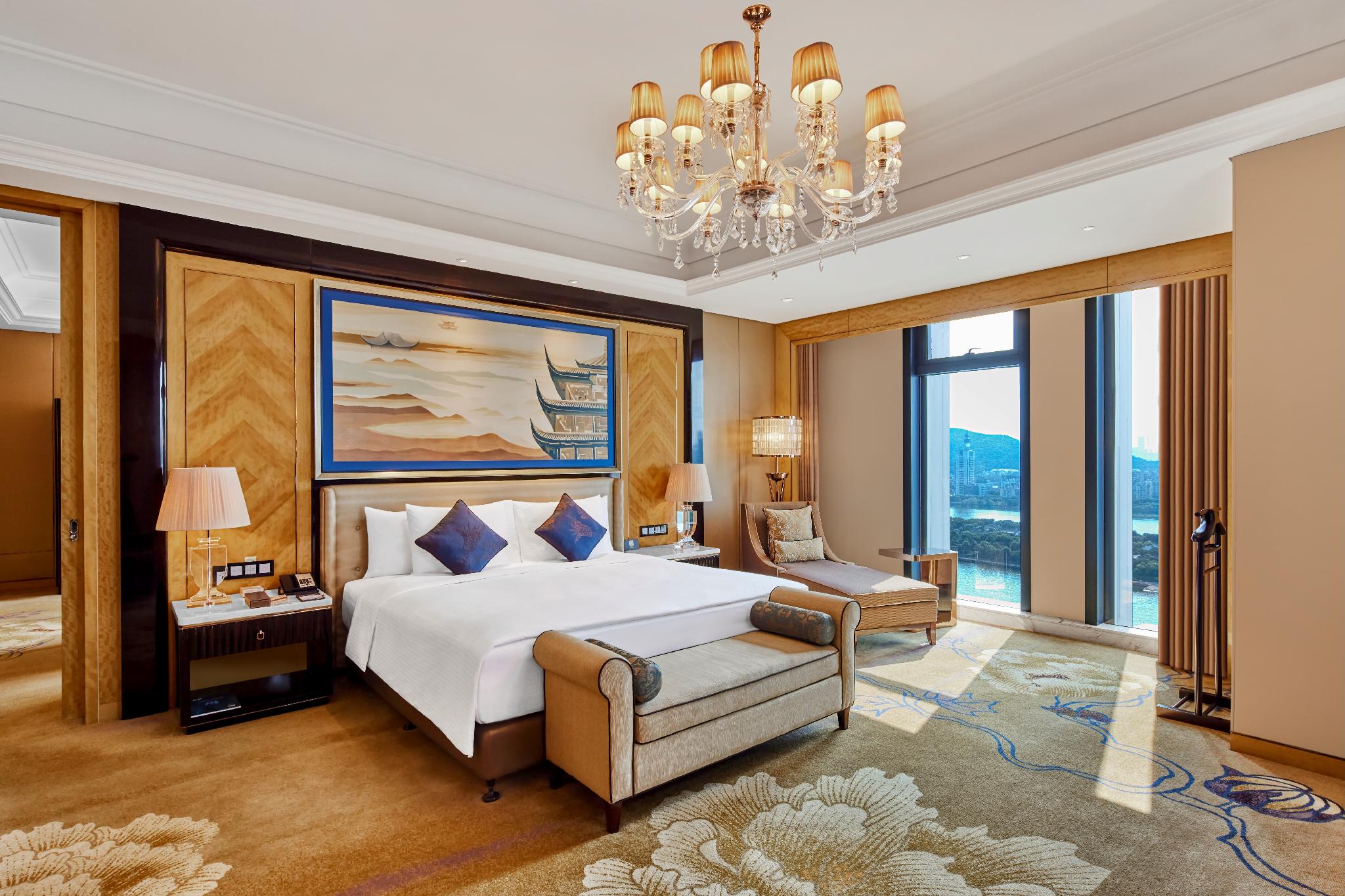 Deluxe, Suite, River View