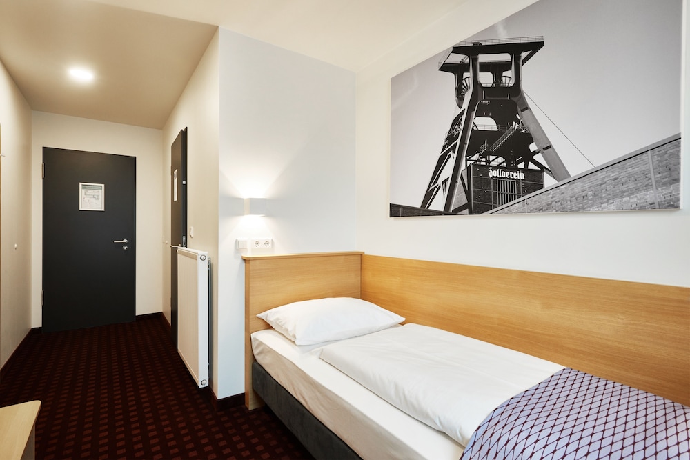 Mcdreams Hotel Essen-City 8/22