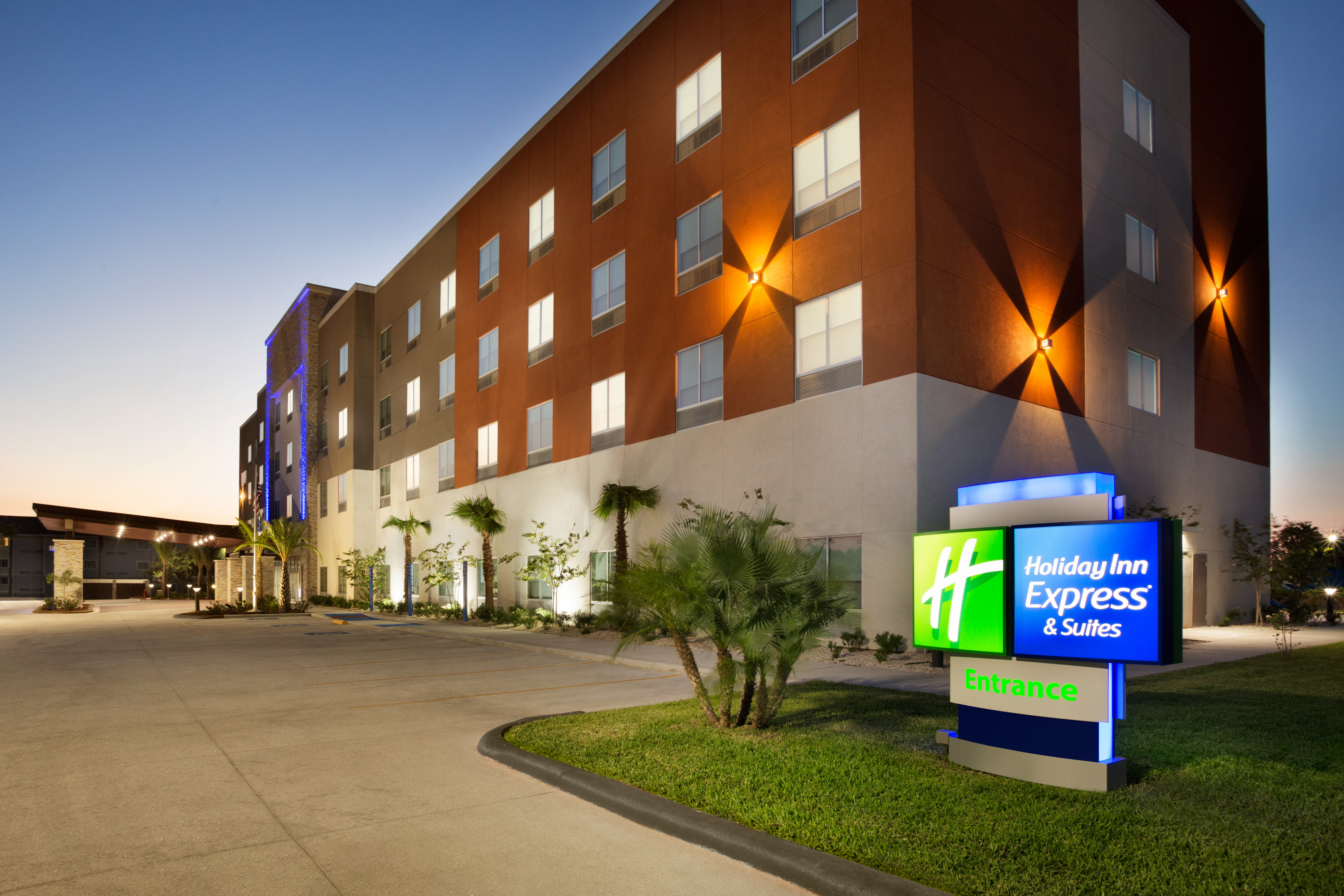 Holiday Inn Express & Suites Mcallen - Medical Center Area 53/54