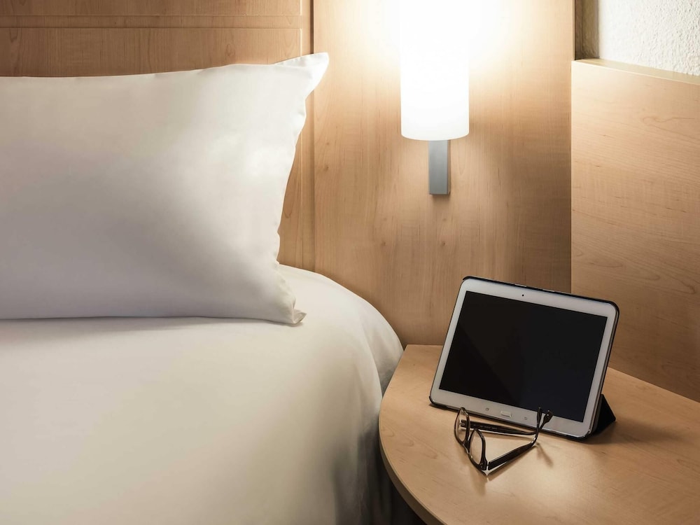 Ibis Angers Centre Chateau 74/75
