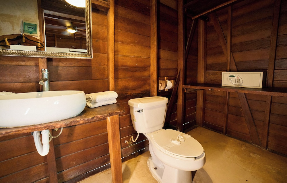 COCONUT BY OOL HOTELS 42/43