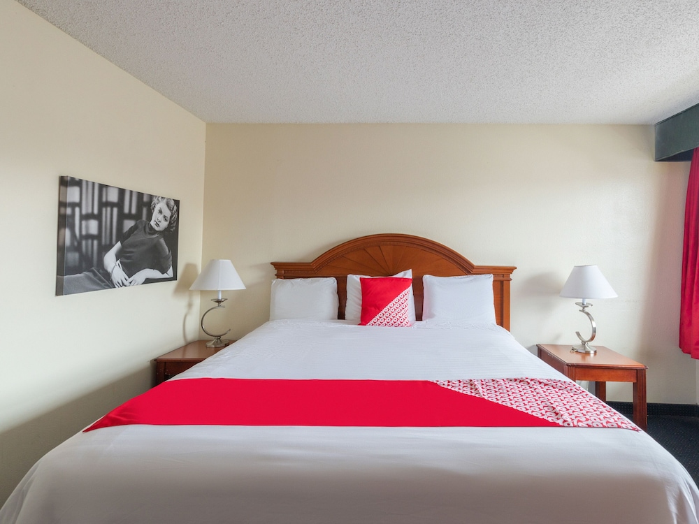 OYO Hotel San Antonio Lackland near Seaworld 10/34