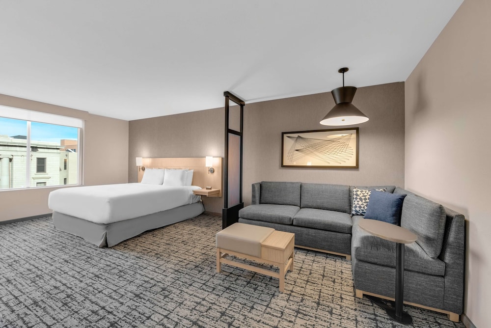 ROOM, KING BED, SOFA, ACCESSIBLE