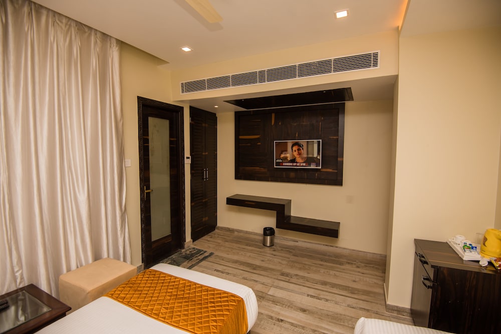 Zo Rooms Assi Ghat Shivala Market 24/49