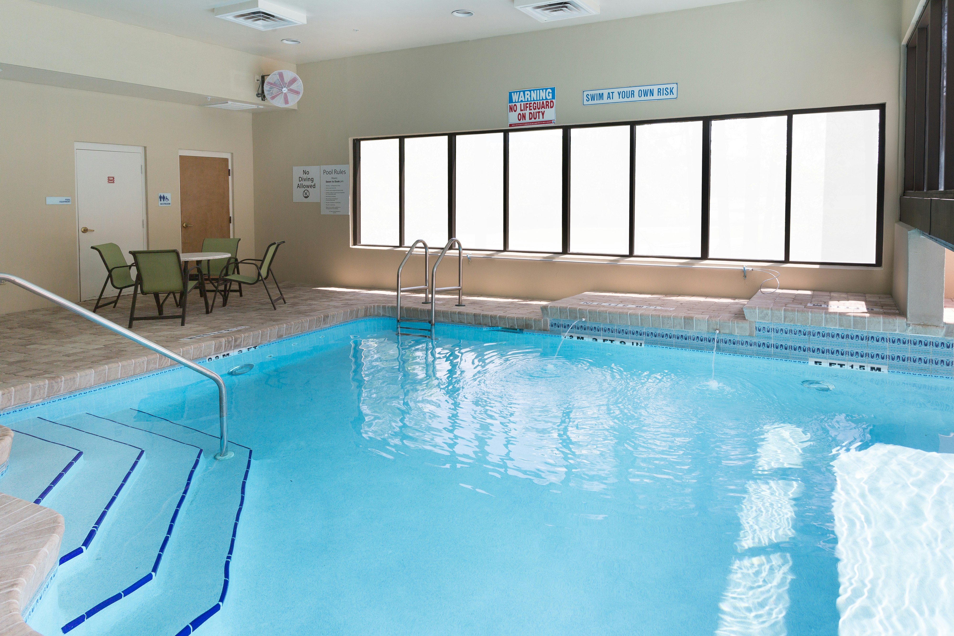 Holiday Inn Express Suites Jacksonville Airport 35/63