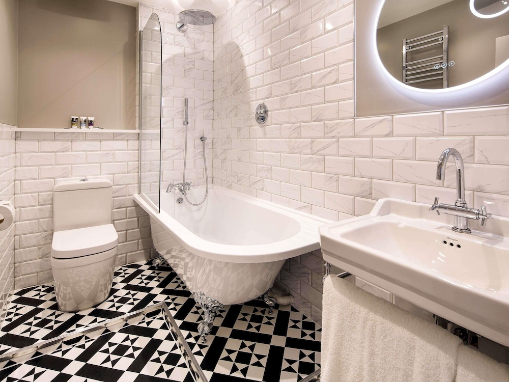 Mercure Brighton Seafront Hotel 46/47