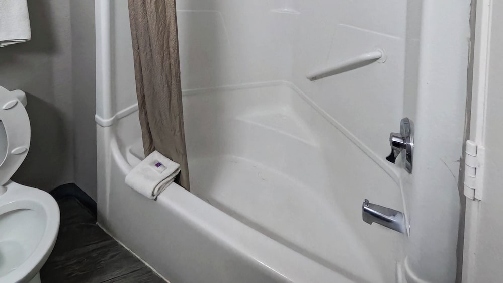 Motel6 Brownsville, TX 67/70