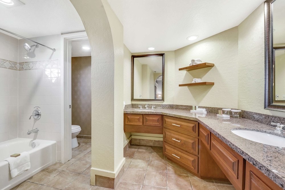 Hilton Phoenix Tapatio Cliffs Resort 7/75