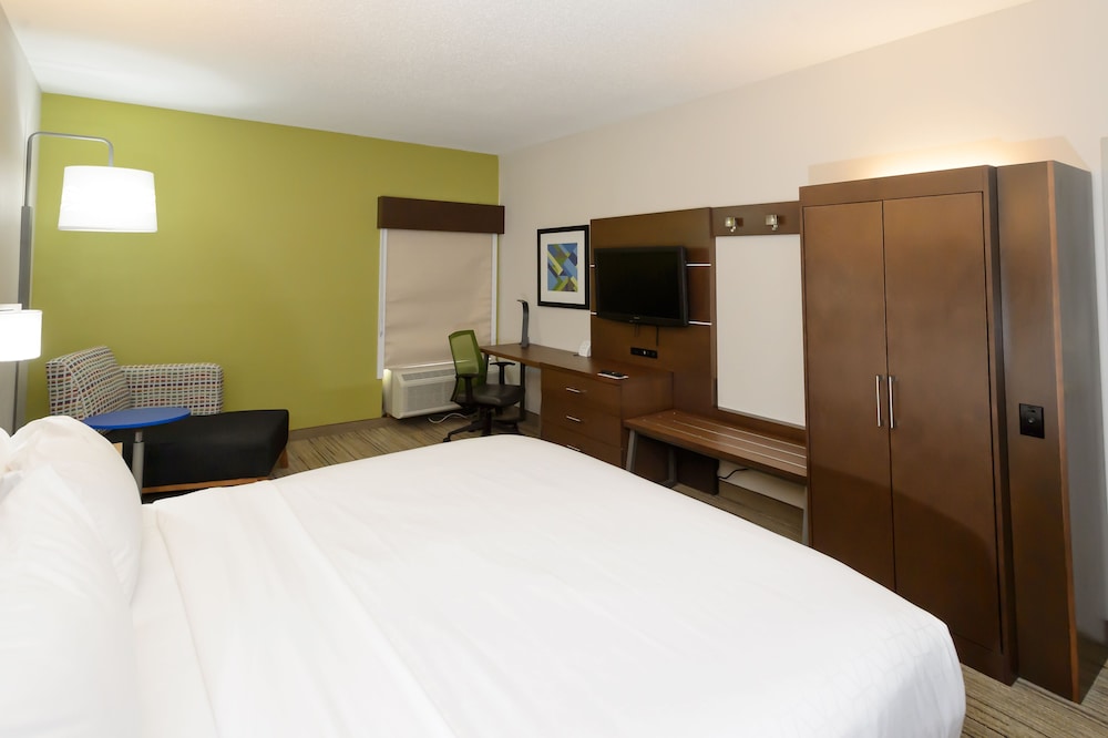 Holiday Inn Express Hillsborough Durham Area, an IHG Hotel 16/47