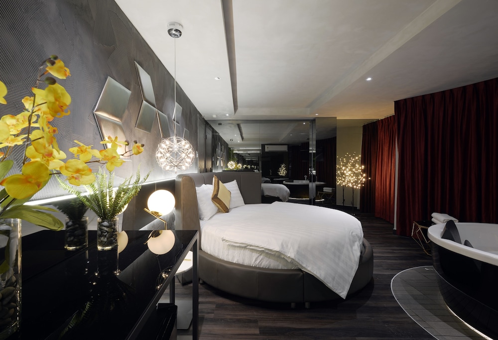 Bonita Signature Hotel 12/33