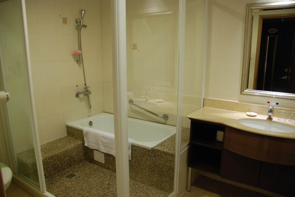 Cultural Trust Hotel 24/27