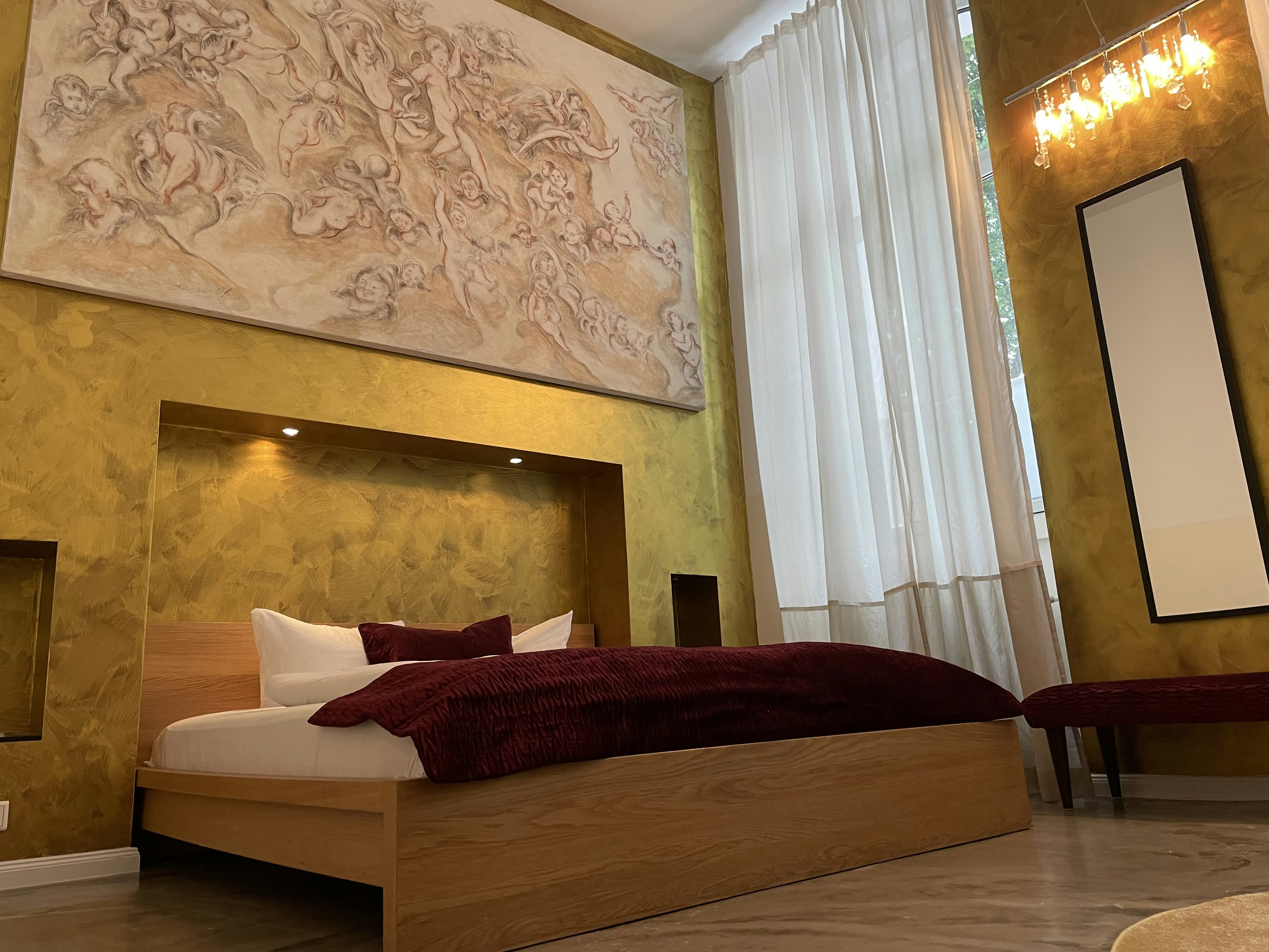 Amical Hotel 6/27