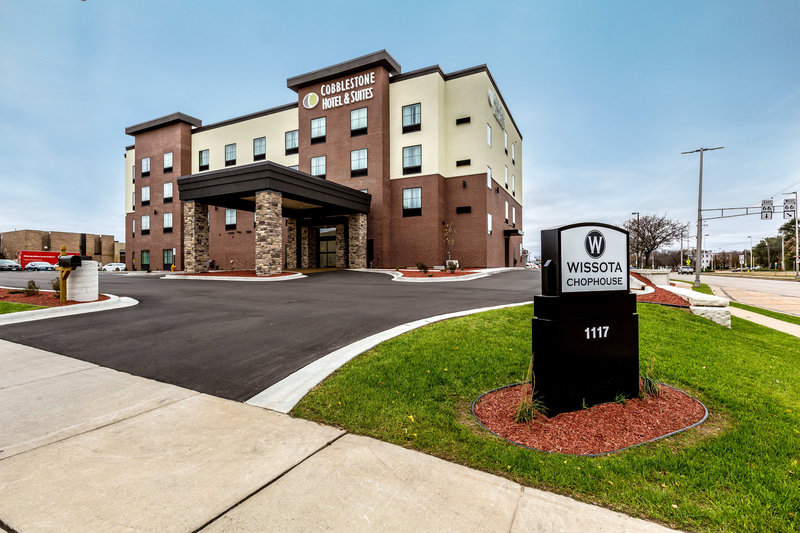 Cobblestone Hotel & Suites – Stevens Point 50/55