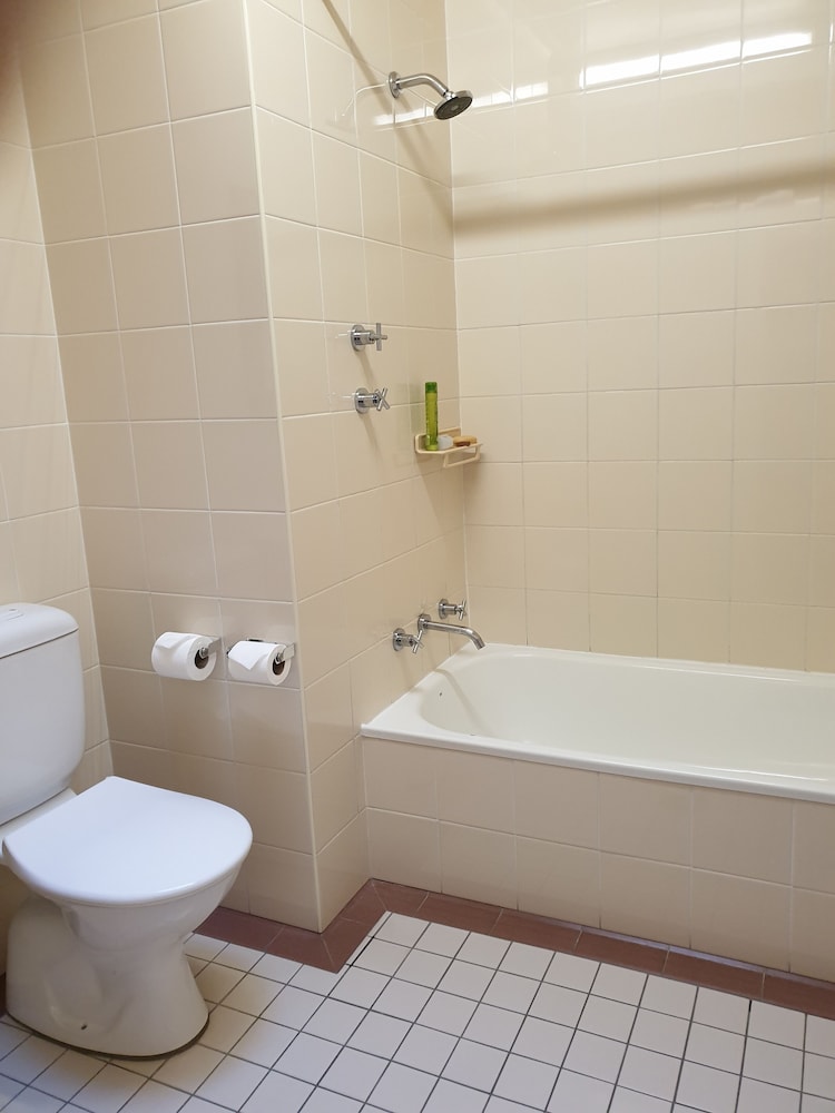 Leagues Motel Queanbeyan 47/50