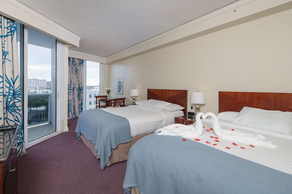 Trump International Beach Resort 27/116