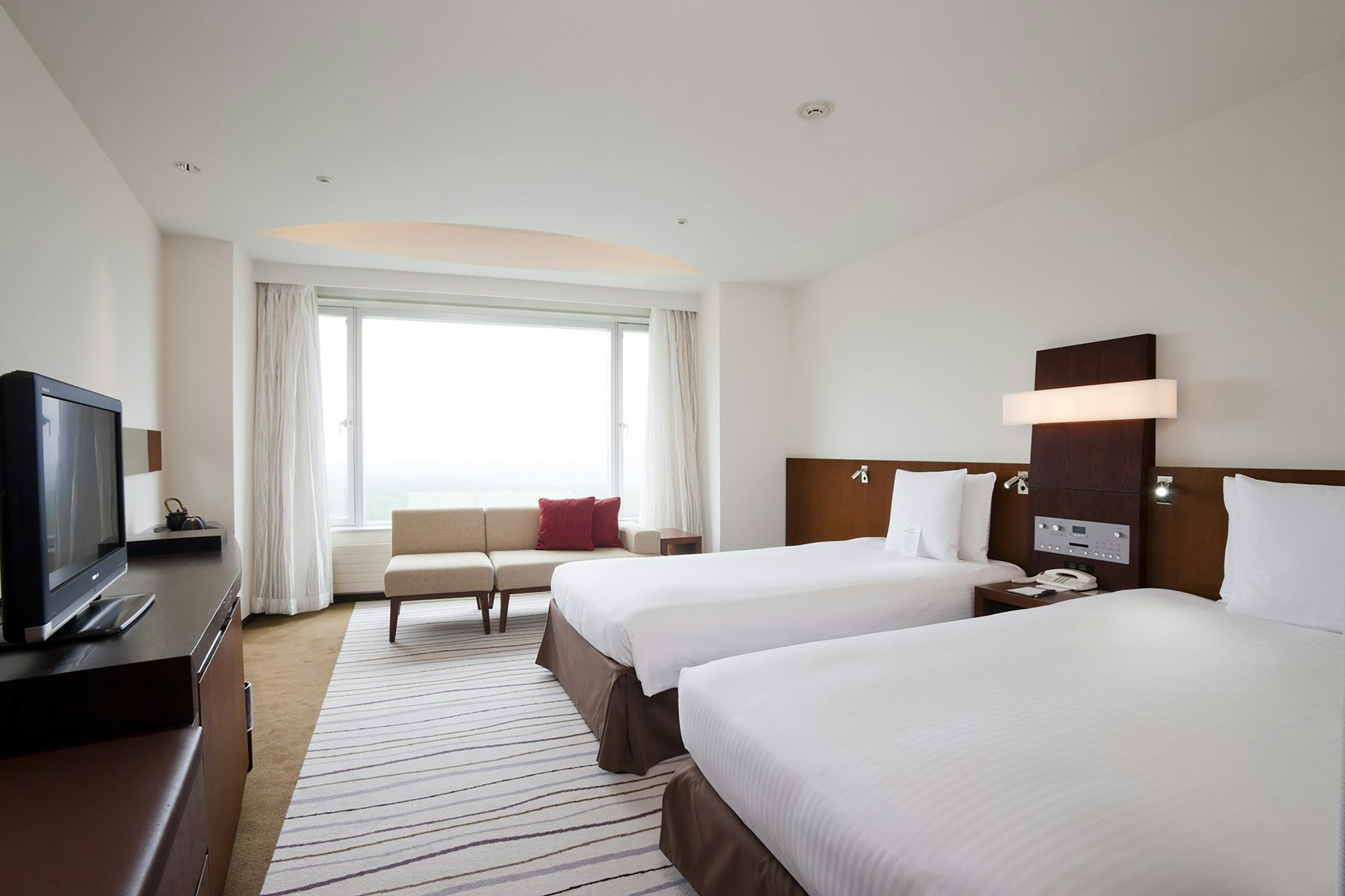 DELUXE, TWIN BEDS
